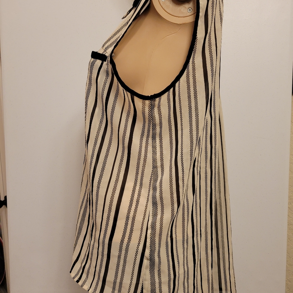 Tops - Picture 6 of 8